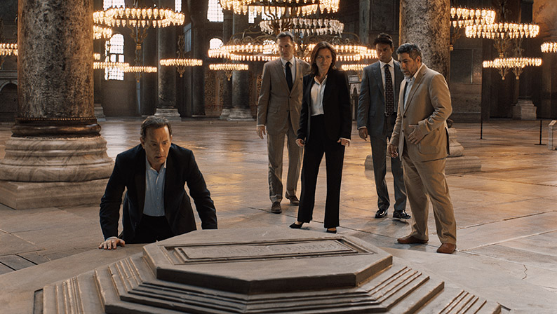 Langdon (Tom Hanks) with Sinskey (Sidse Babett Knudsen) and Harry Sims (Irrfan Khan) in Columbia Pictures' INFERNO.